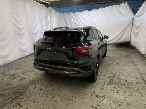 Used 2024 Chevrolet Trax ACTIV w/ Sunroof Package FWD image 6