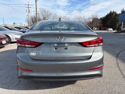 Used 2017 Hyundai Elantra SE image 5