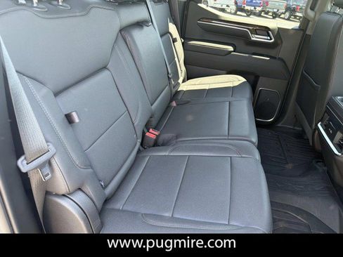 Used 2022 GMC Sierra 1500 Elevation w/ Elevation Premium Package AWD/4WD image 15