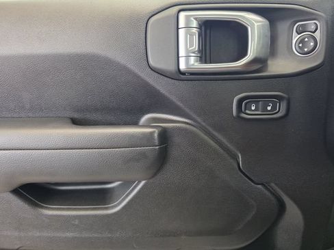 Used 2025 Jeep Wrangler Unlimited Sport AWD/4WD image 21