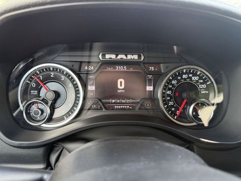 Used 2022 RAM 1500 Laramie AWD/4WD image 10