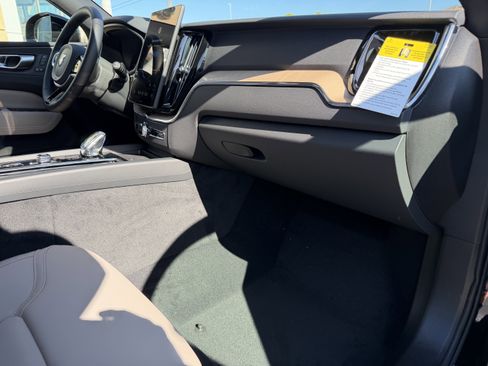 New 2026 Volvo XC60 B5 Core image 12