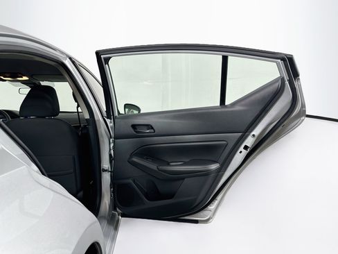 Used 2025 Nissan Altima 2.5 SV FWD image 28