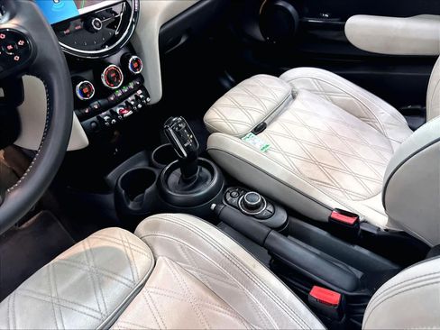 Used 2023 MINI Cooper S w/ Signature Upholstery Package FWD image 19