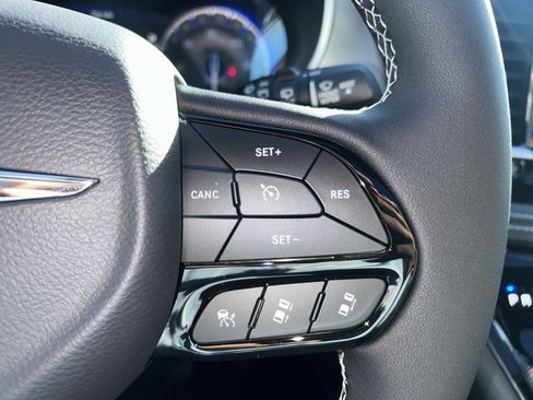 New 2026 Chrysler Pacifica Limited w/ S Appearance Package image 16