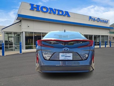 Used 2022 Toyota Prius Prime LE image 5