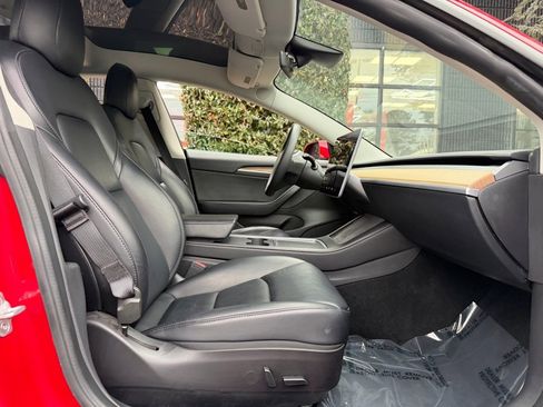 Used 2022 Tesla Model 3 Long Range image 33