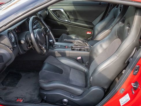 Used 2010 Nissan GT-R Premium image 39