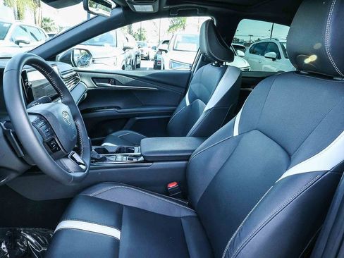 Used 2025 Toyota Camry SE image 27