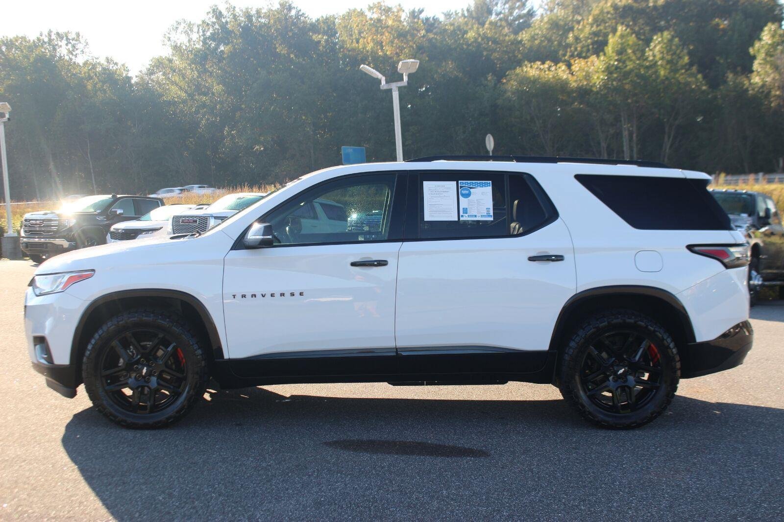 Used 2021 Chevrolet Traverse Premier w/ Redline Edition FWD image 4