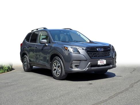 Certified 2023 Subaru Forester Premium AWD/4WD image 1