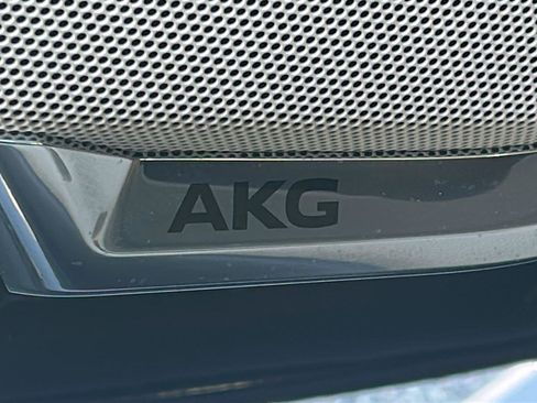 Certified 2024 Cadillac Escalade Sport Platinum w/ Heavy-Duty Trailer Package image 17