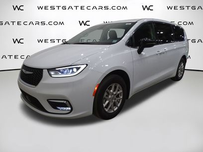 Used 2024 Chrysler Pacifica Touring-L