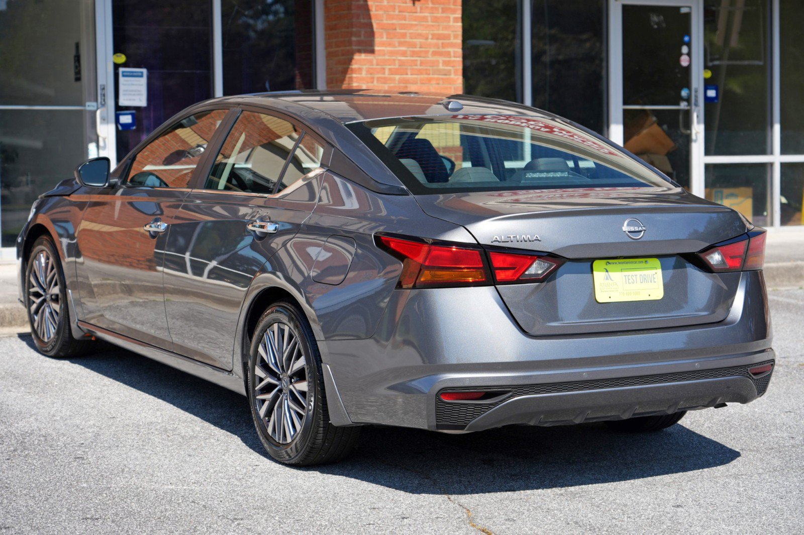 Used 2025 Nissan Altima 2.5 SV FWD image 43