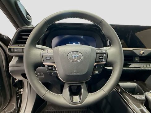 New 2025 Toyota Crown Platinum image 9