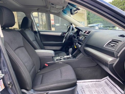 Used 2017 Subaru Outback 2.5i Premium AWD/4WD image 32