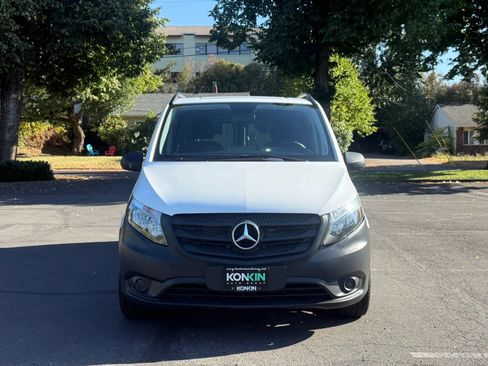 Used 2019 Mercedes-Benz Metris image 9