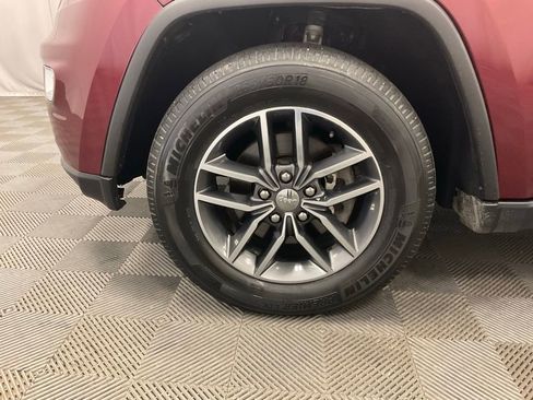 Used 2017 Jeep Grand Cherokee Limited w/ Trailer Tow Group IV AWD/4WD image 13