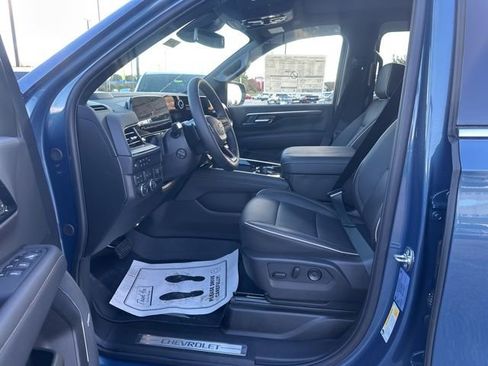 New 2026 Chevrolet Suburban Premier w/ Sun And Tow Package image 16