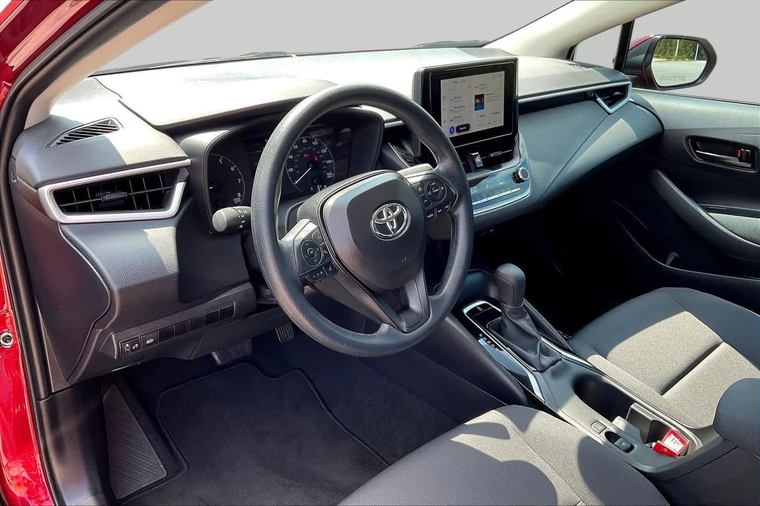 Used 2024 Toyota Corolla LE FWD image 17