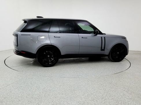 Certified 2024 Land Rover Range Rover SE image 4