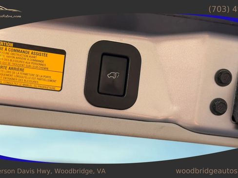 Used 2011 Toyota Sienna XLE image 40