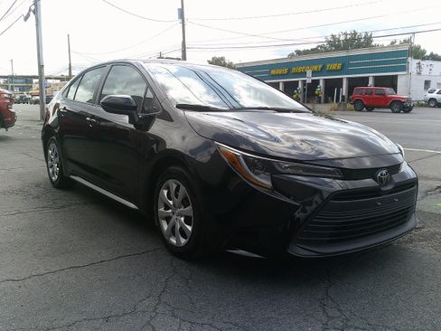 Used 2024 Toyota Corolla LE FWD image 7