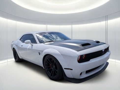 Used 2022 Dodge Challenger SRT Hellcat RWD image 2