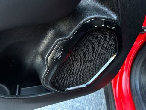 Used 2018 Jeep Renegade Altitude image 15