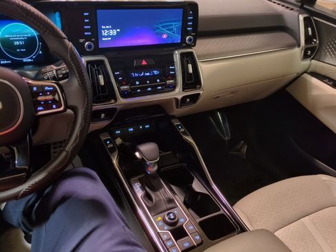 Certified 2023 Kia Sorento SX image 22
