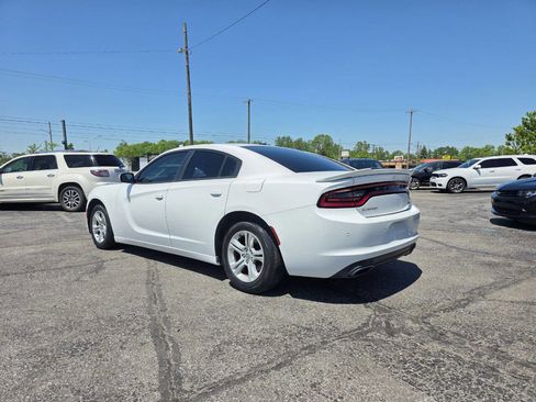 Used 2018 Dodge Charger SXT RWD image 5