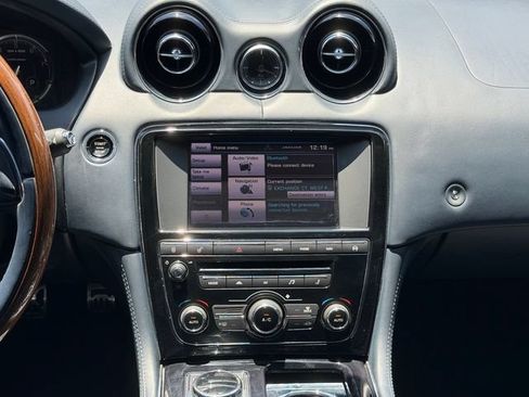Used 2014 Jaguar XJ L Supercharged RWD image 17