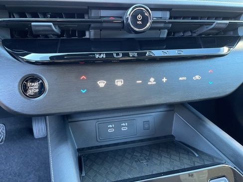 Used 2025 Nissan Murano SV image 13