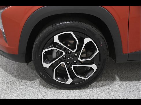 Certified 2024 Chevrolet Trax RS FWD image 21