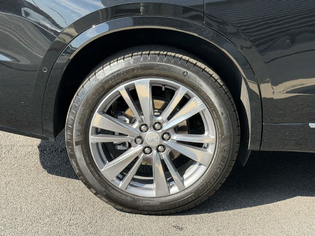 Certified 2025 Cadillac XT6 Premium Luxury w/ Technology Package AWD/4WD image 7