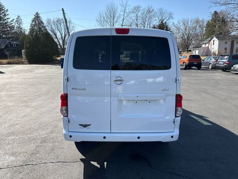 Used 2020 Nissan NV200 SV w/ Sliding Glass Door Package image 4