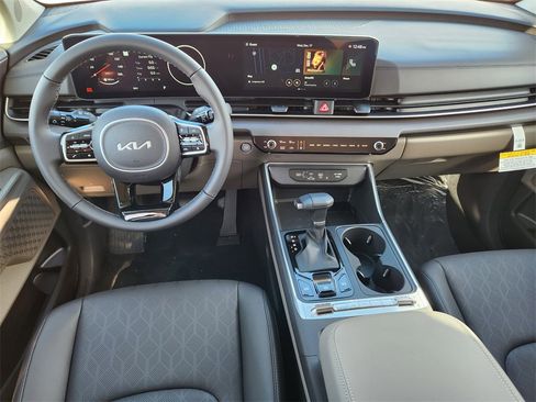 New 2026 Kia Carnival SX image 11