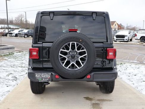 Used 2025 Jeep Wrangler Sahara w/ Safety Group image 32