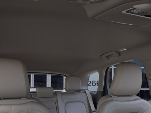 New 2024 Lincoln Corsair AWD w/ Equipment Group 101A image 22