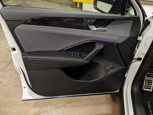 New 2026 Volkswagen Tiguan SE R-Line image 9