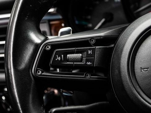 Used 2022 Porsche Macan S w/ Premium Package Plus image 36