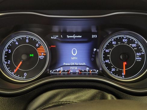 Used 2019 Jeep Cherokee Limited FWD image 23
