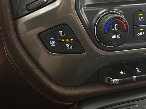Used 2019 Chevrolet Silverado 2500 High Country w/ Duramax Plus Package AWD/4WD image 6