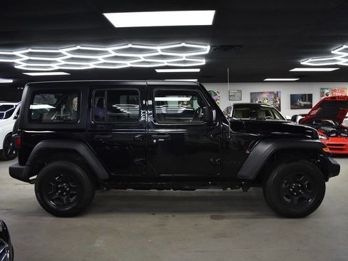Used 2022 Jeep Wrangler Unlimited Sport image 5