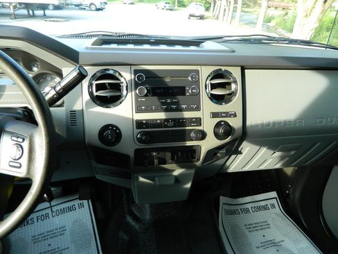 Used 2011 Ford F250 XLT w/ Advanced Security Group AWD/4WD image 14