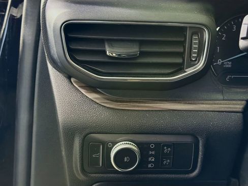 Used 2022 Ford Explorer Limited w/ Equipment Group 301A image 12