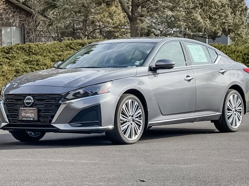 Used 2024 Nissan Altima 2.5 SL image 9