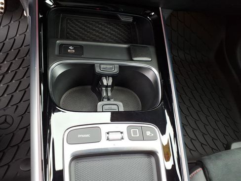 Certified 2025 Mercedes-Benz GLB 250 4MATIC image 19