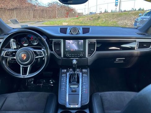 Used 2018 Porsche Macan image 12