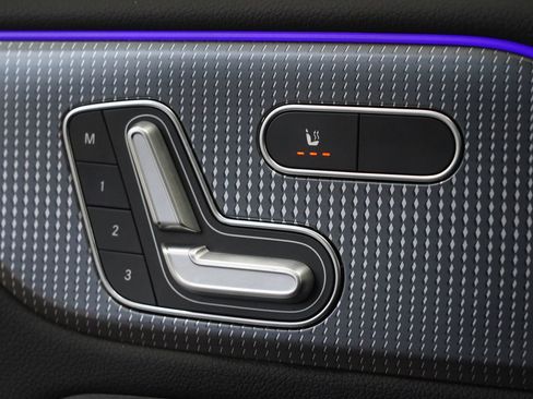 Certified 2023 Mercedes-Benz GLB 250 image 29